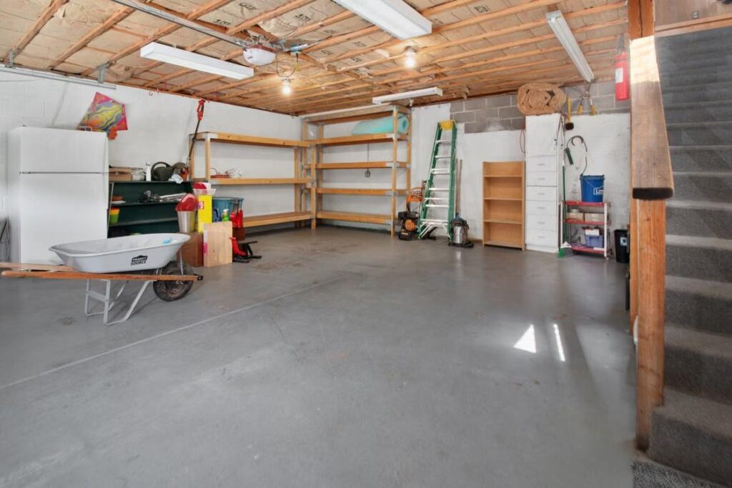 An image of a garage